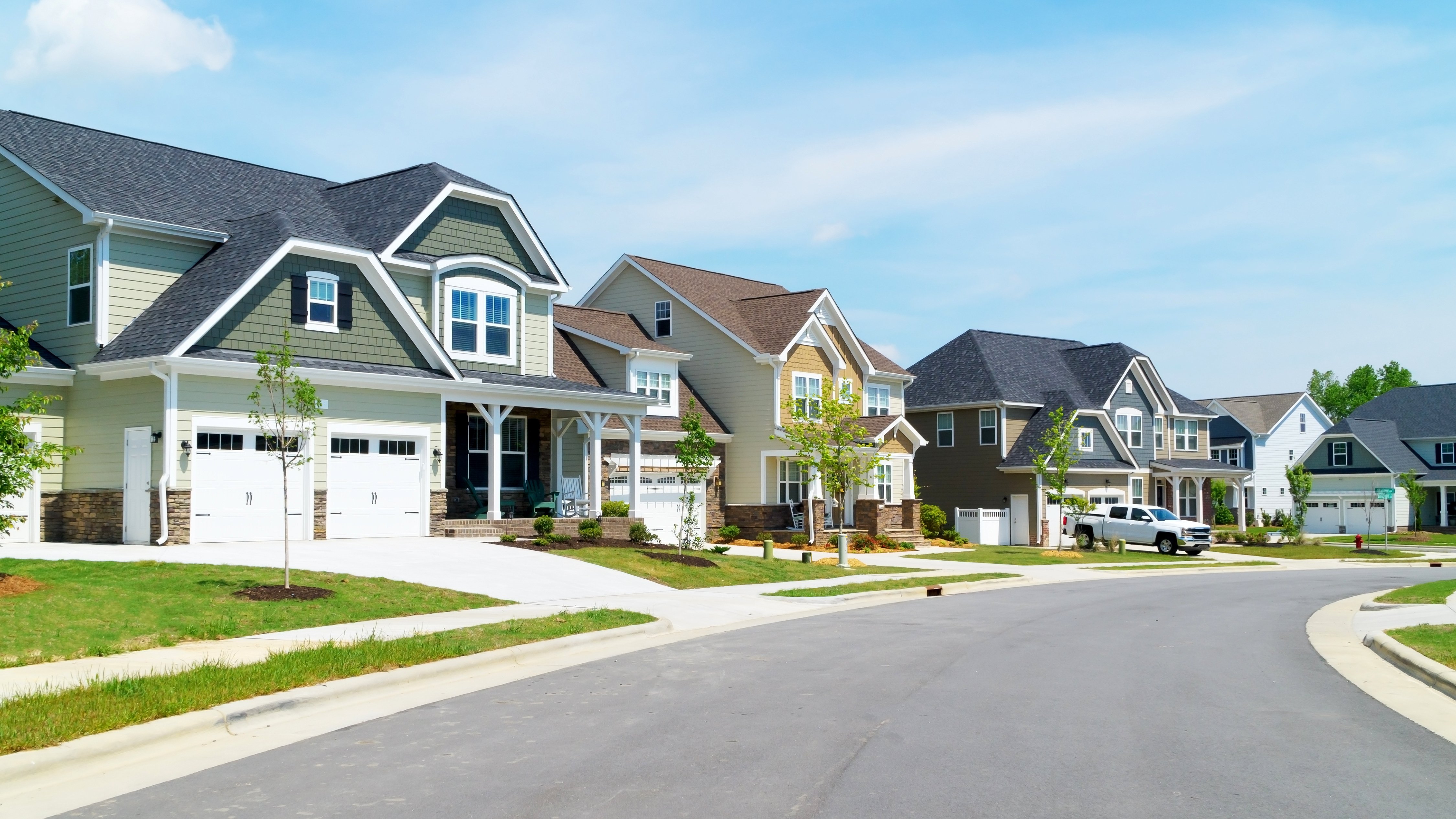 Street of houses in a suburb 