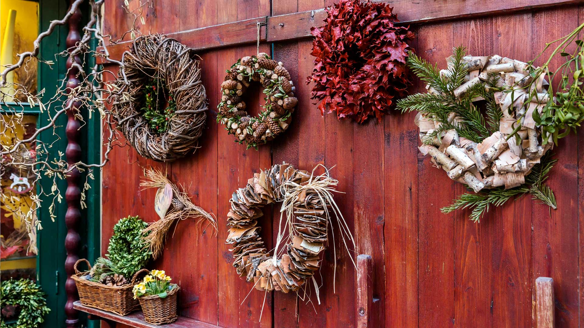 Elevate-your-entrance-with-everyday-wreaths