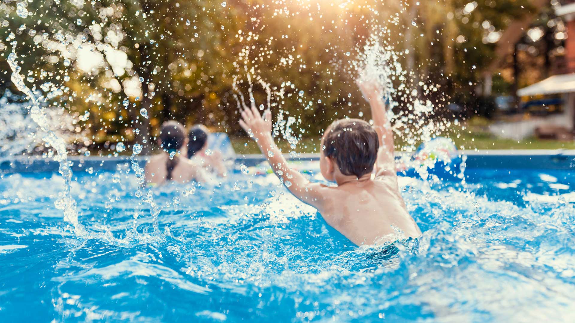 Swimming splashing